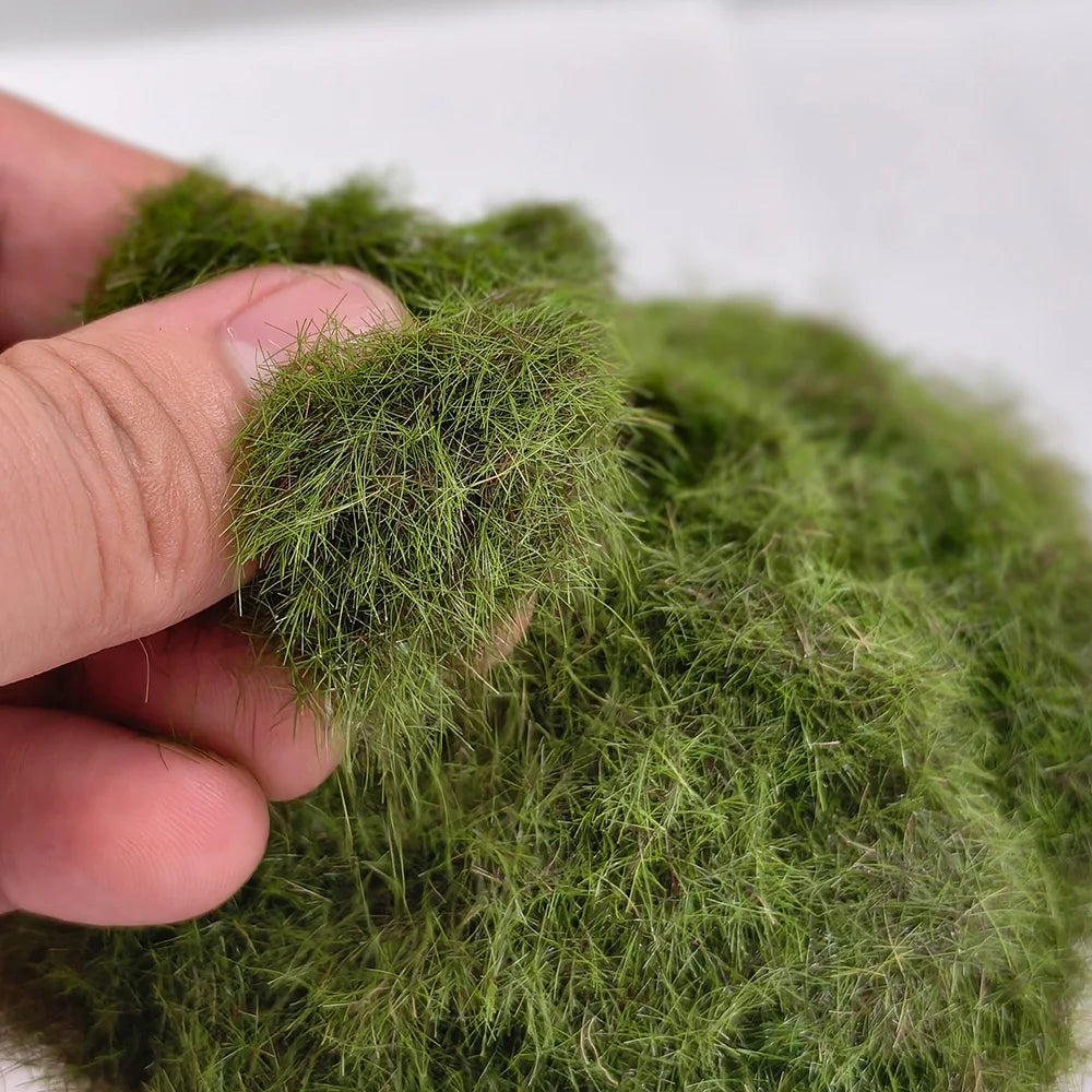 Miniature Plush Model Grass for HO Scale 1:87 Dioramas – Realistic Grass Tufts for Architecture Models, Train Scenery and Building Layouts
