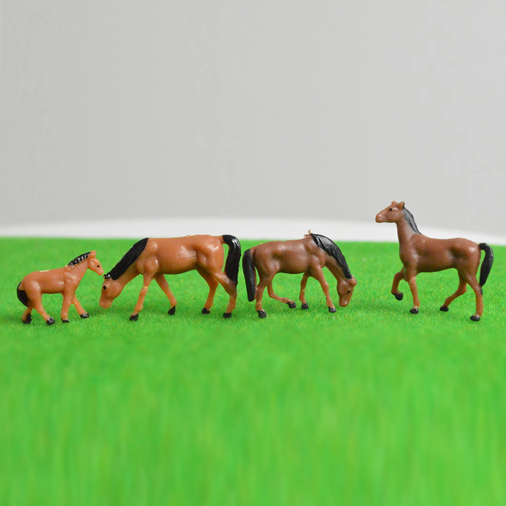 6pcs/lot Ho Scale 1:87 Miniature Horses Model Farm Animals Landscape Toys DIY Model Making for Diorama Random Poses