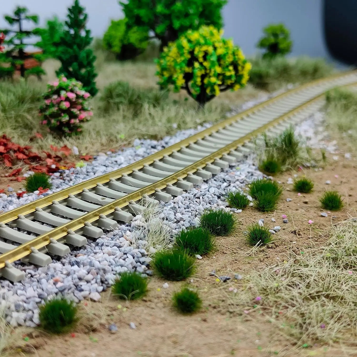 Static Grass Tufts 3 Sizes Mixed, for Model Scenery Train Landscape Railway Diorama Wargaming & Architectural Models Resin Terr