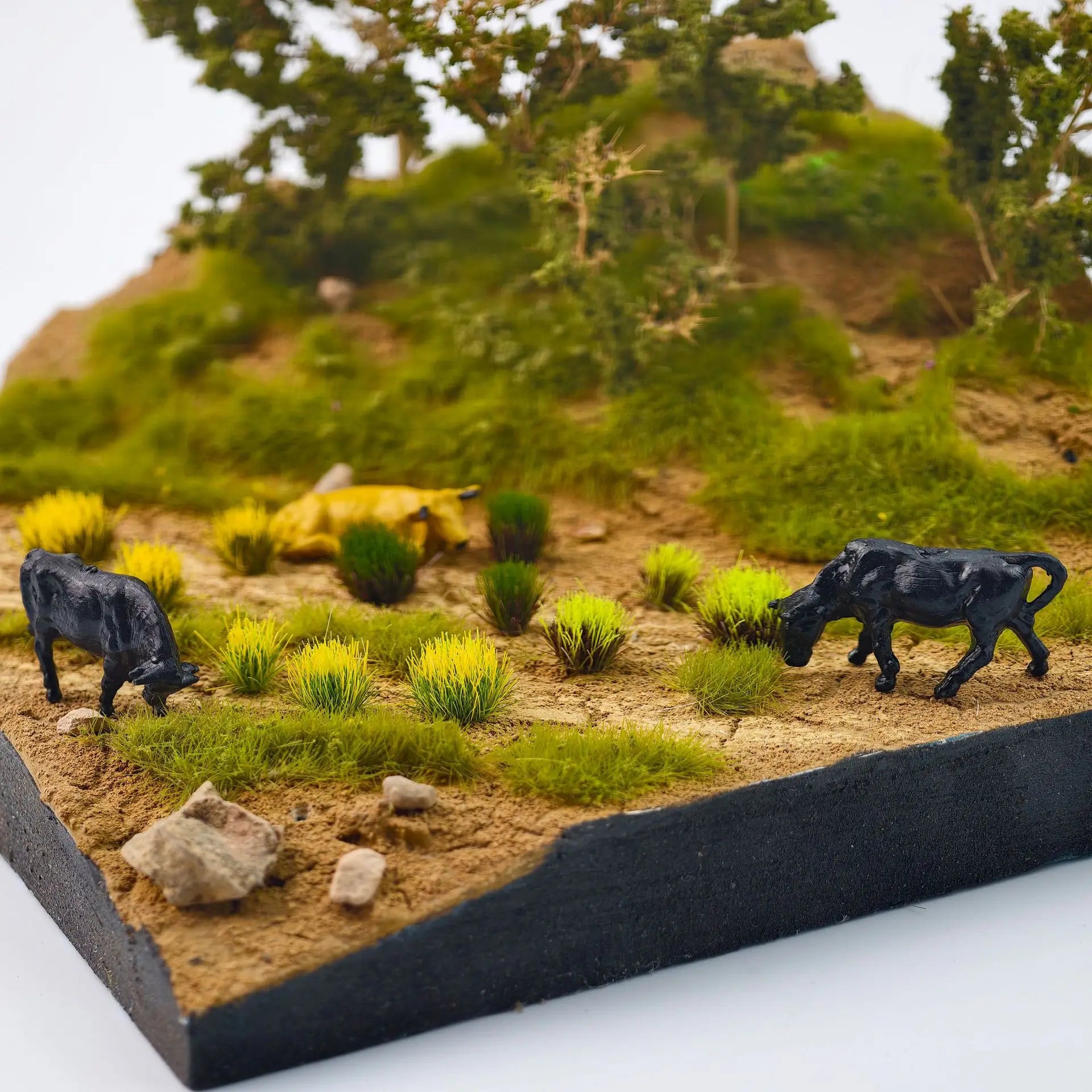 Static Grass Tufts 3 Sizes Mixed, for Model Scenery Train Landscape Railway Diorama Wargaming & Architectural Models Resin Terr