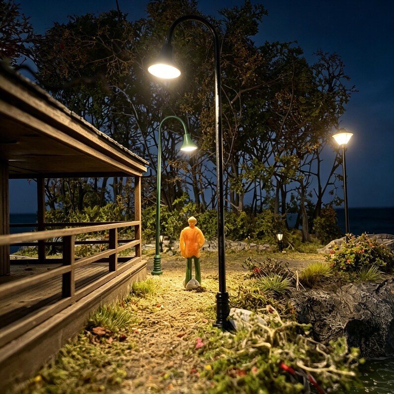 5PCS Mini Street Lamps for Dollhouse Garden Railway Park Scene Model Lighting