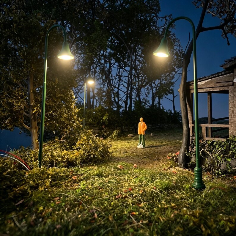 5PCS Mini Street Lamps for Dollhouse Garden Railway Park Scene Model Lighting