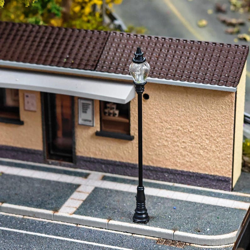 5PCS Pre-Wired Mini LED Post Lamps for Railway Diorama Street Landscape Lighting